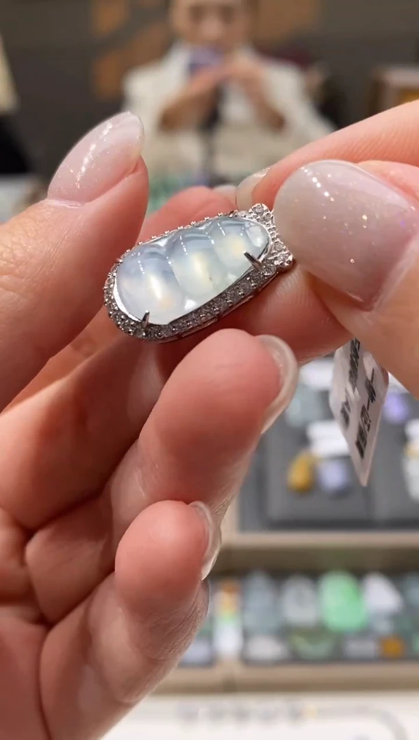 颈饰银S925镶嵌翡翠豆子