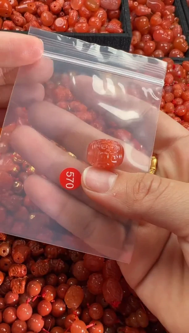 【闪购商品】南红玛瑙颈饰未镶嵌1