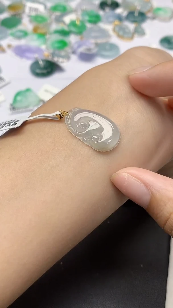 翡翠未镶嵌颈饰天然缅甸a货翡翠