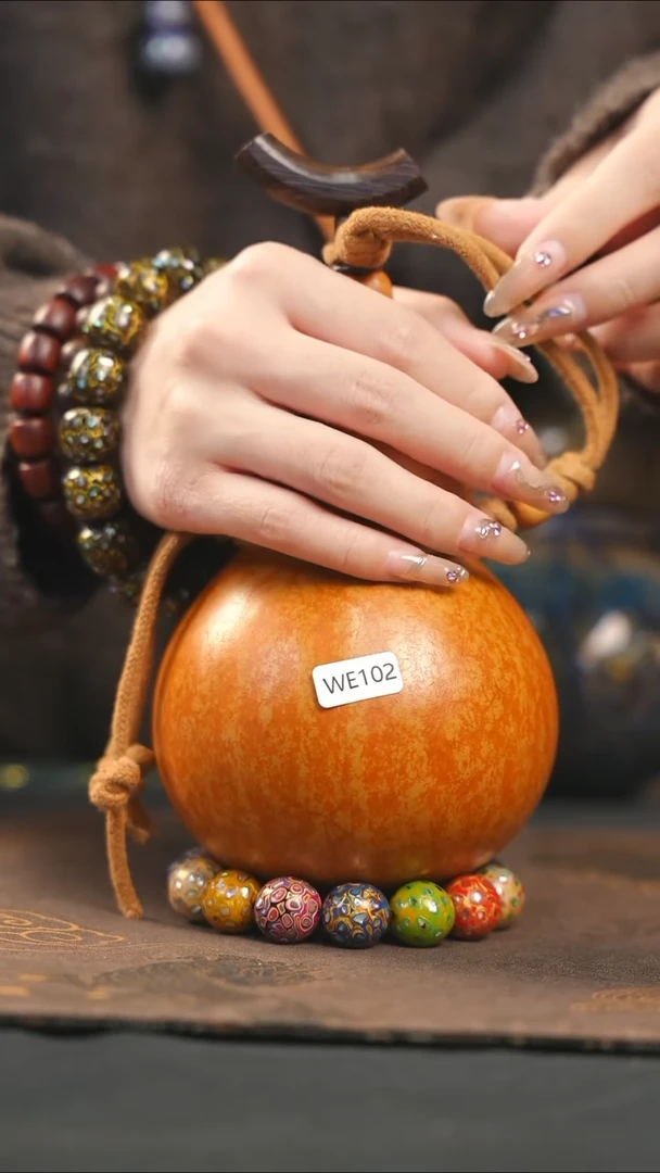 【闪购商品】WE102原皮中容量酒葫芦随缘发