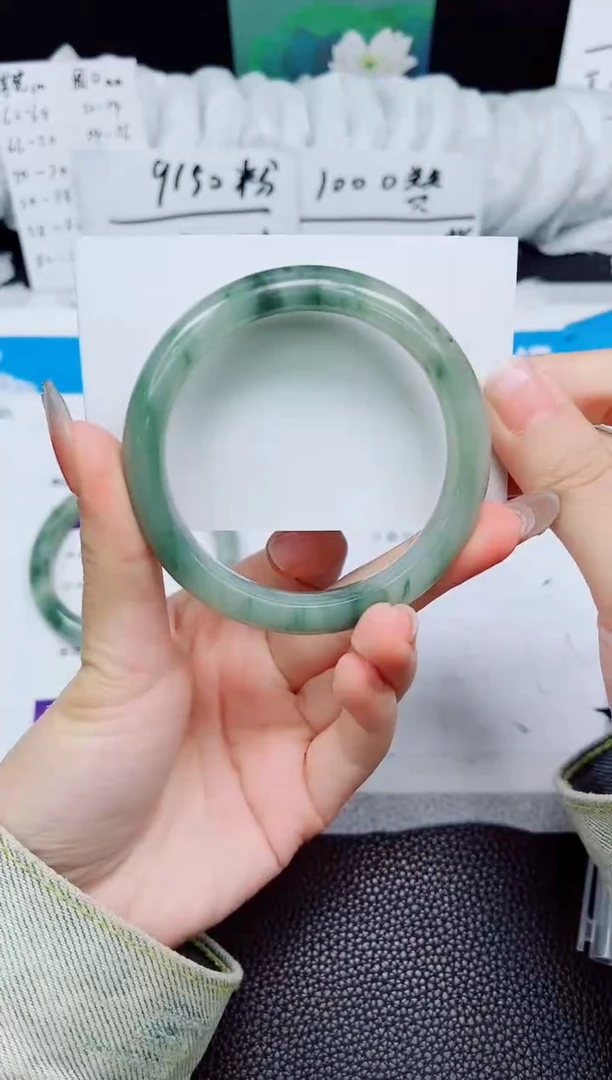 石英质玉手镯未镶嵌19-56