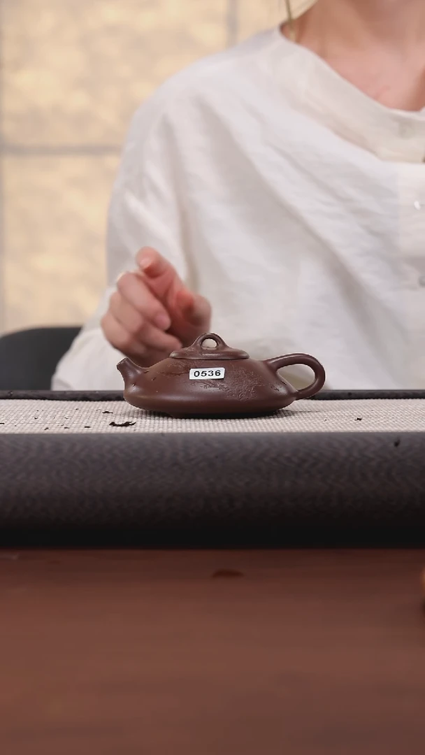 【闪购商品】紫砂茶壶536 紫泥 刻梅 纳瓢 155cc