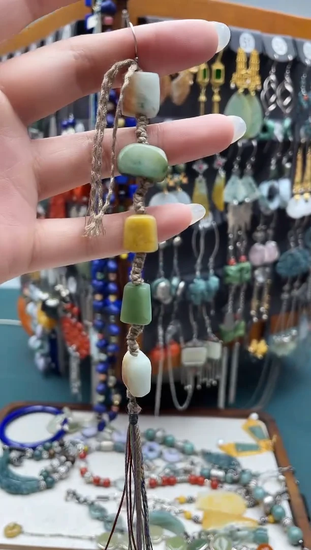 翡翠银S925镶嵌耳饰岑****?饰品