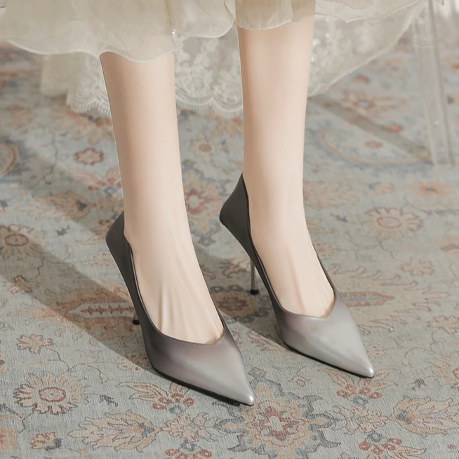 七月家 跟7CM 春夏季新款尖头细跟渐变气质女人味性感单鞋高跟鞋