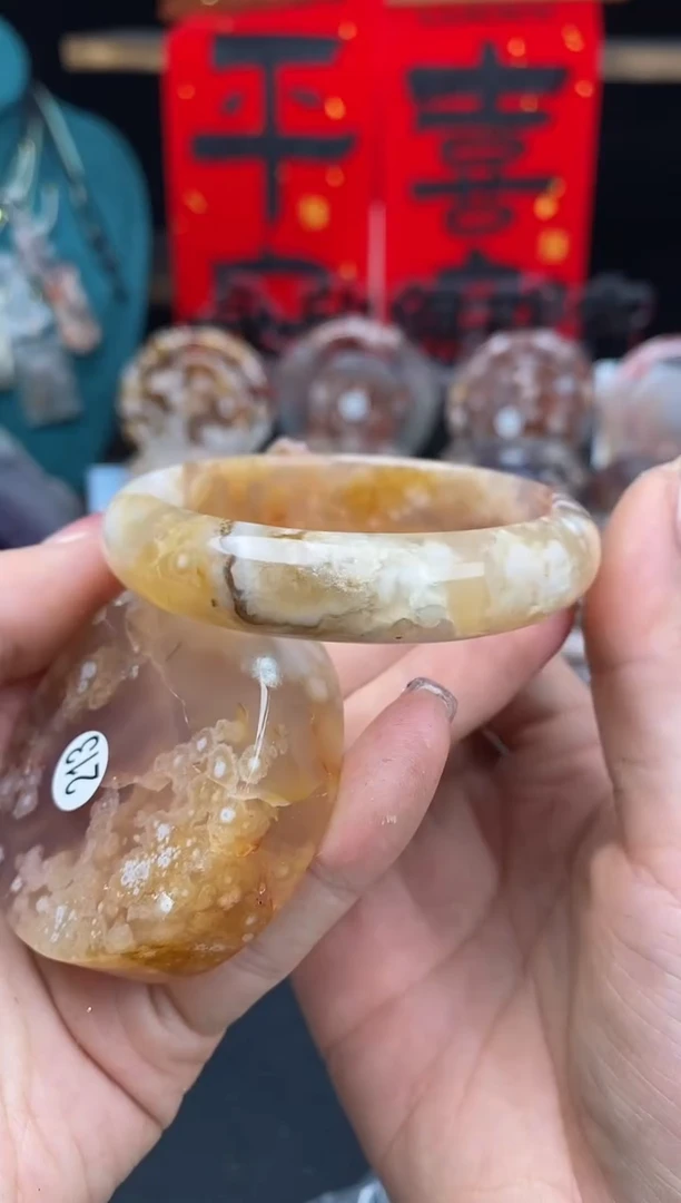 【闪购商品】石英质玉手镯（圆镯）未镶嵌53