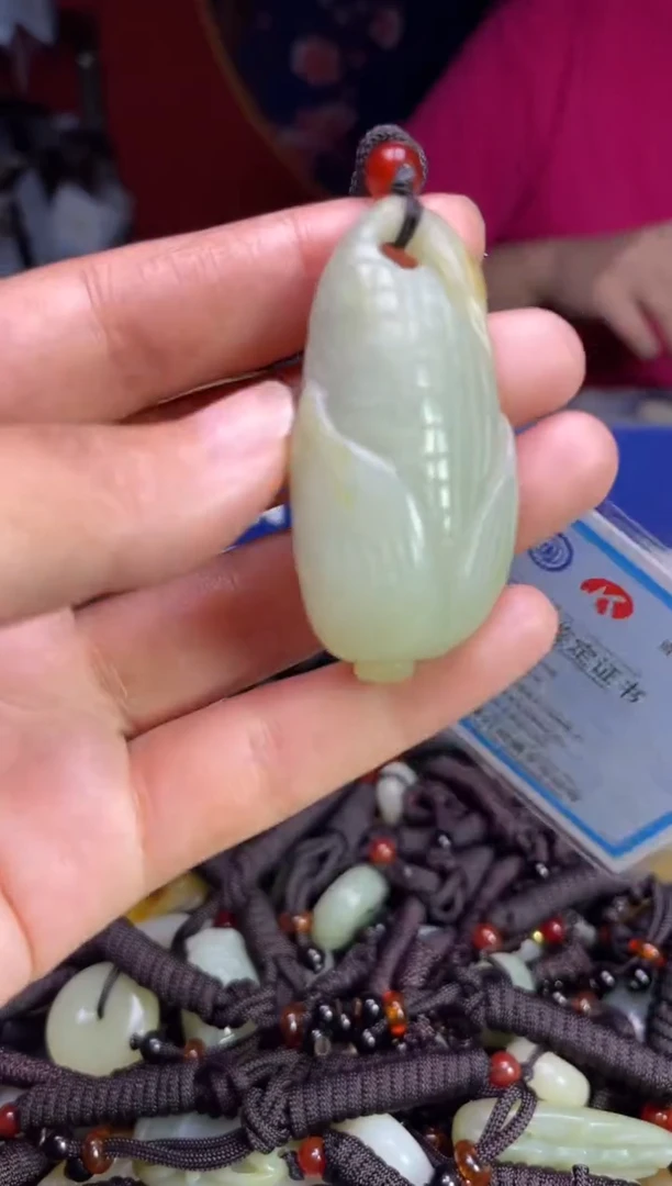 未镶嵌和田玉挂件1