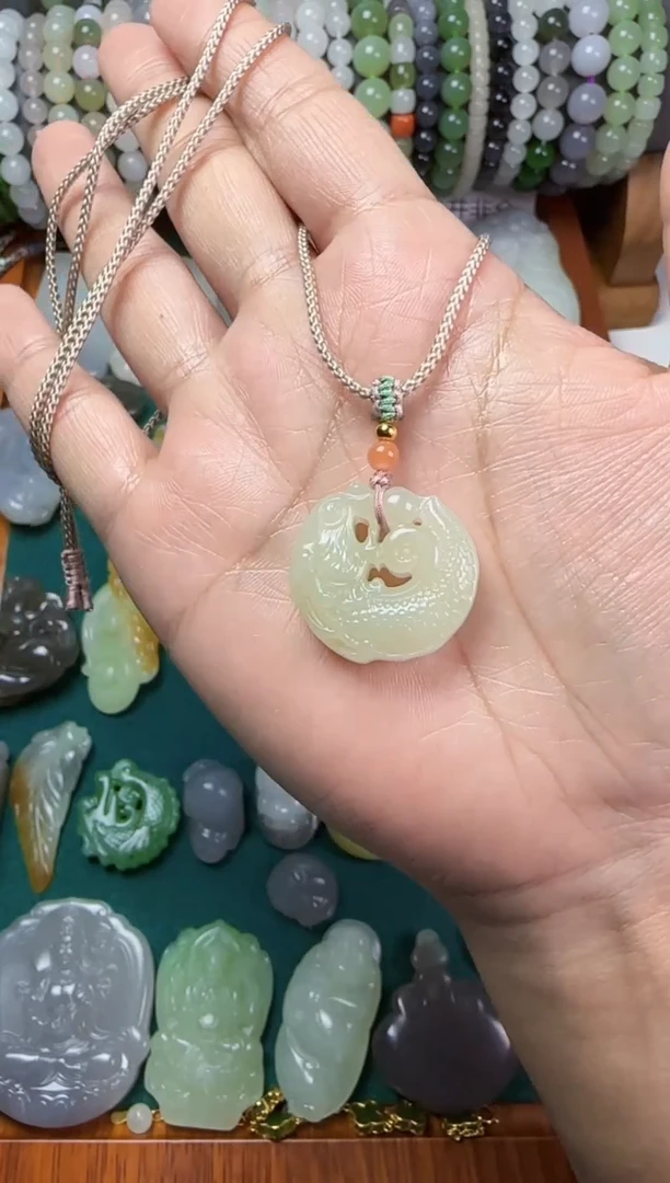 【闪购商品】和田玉无未镶嵌鱼化龙吊坠