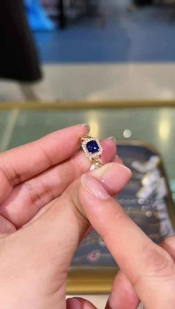 【闪购商品】蓝宝石戒指18K金镶嵌蓝宝石戒指