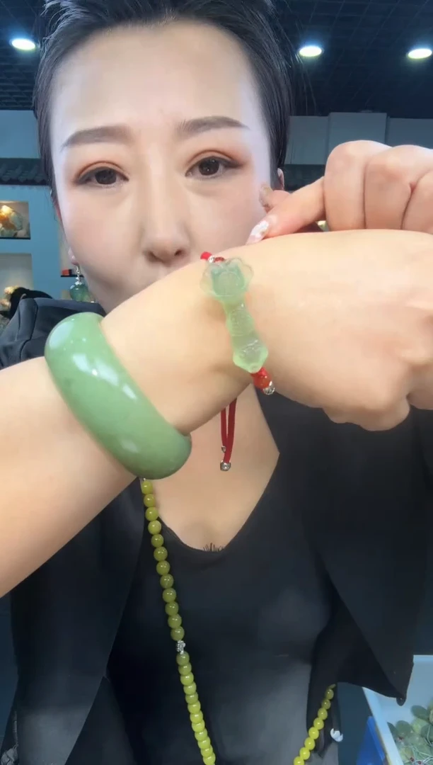 【闪购商品】岫玉手链未镶嵌180如意手牌【红绳】