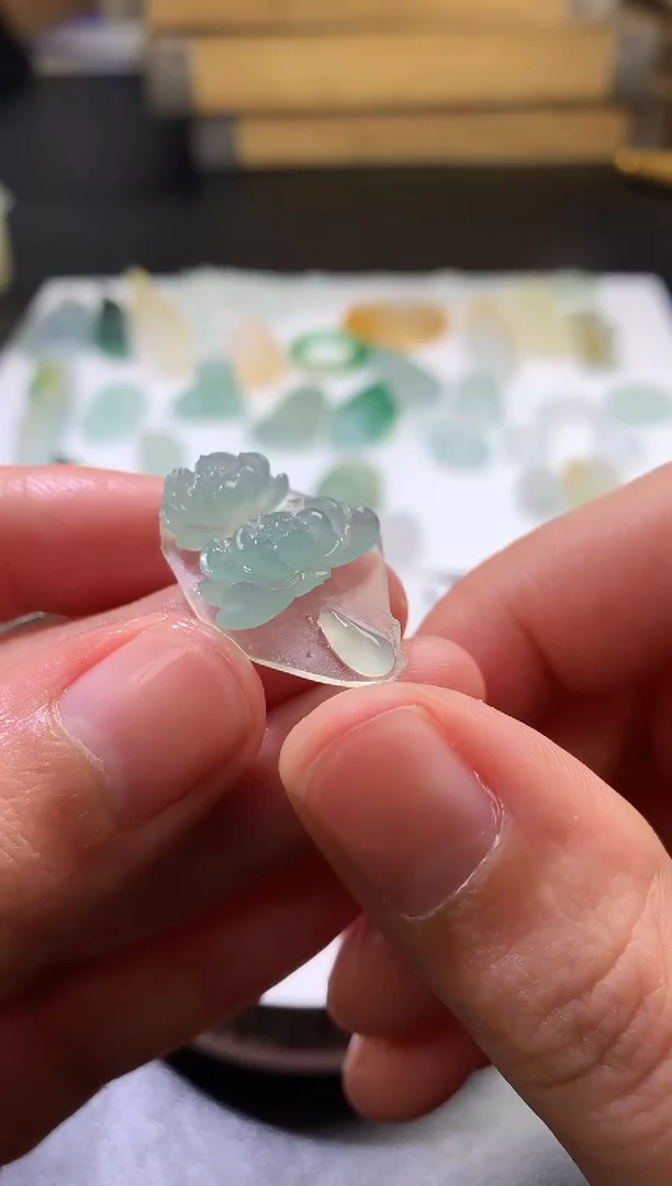 未镶嵌定制翡翠毛货