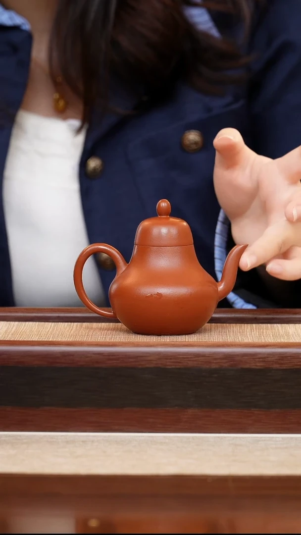 朱泥思婷130cc宜兴手工紫砂壶