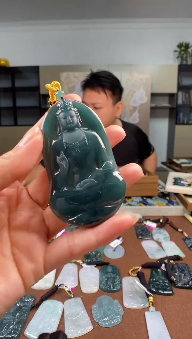 颈饰未镶嵌翡翠多样性发其一