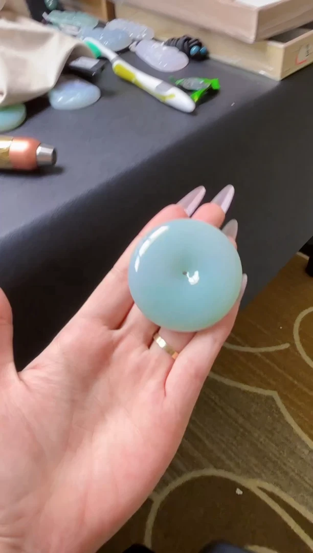 翡翠未镶嵌颈饰平安扣