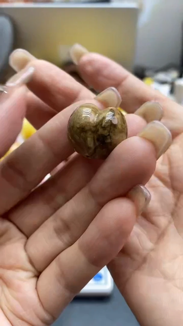 琥珀未镶嵌珠宝奇石2507