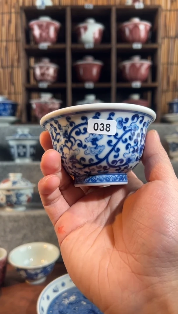 【闪购商品】038天禄言瓷缠枝莲压手