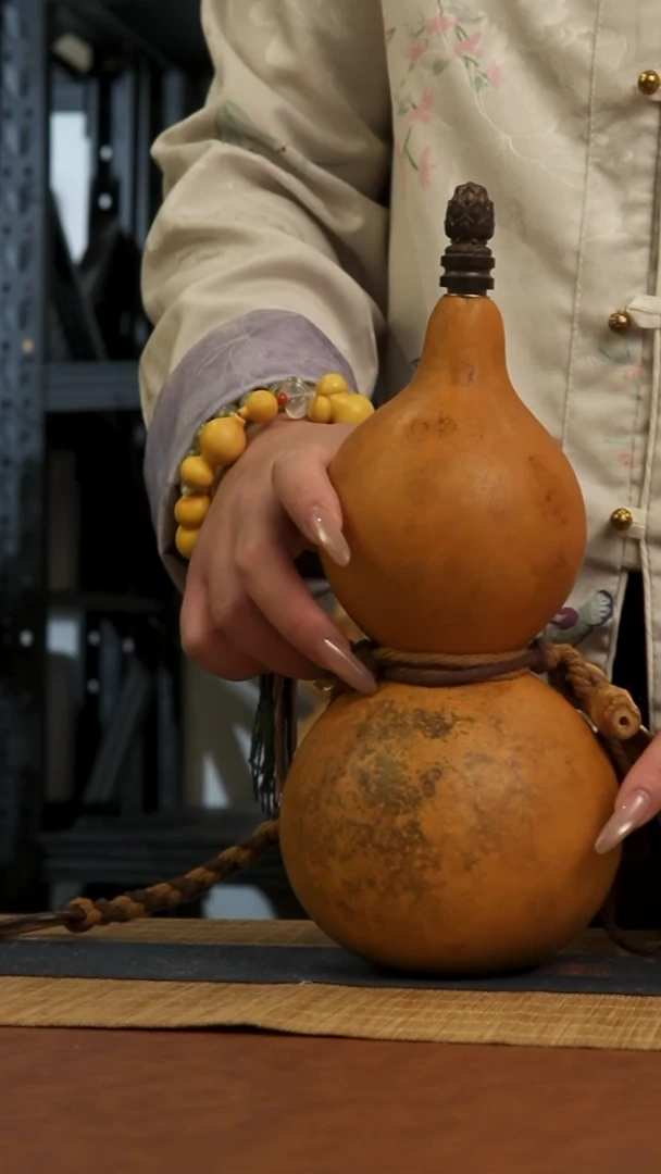 821号 天然热水酒葫芦 一物一拍（有瑕介意勿拍）