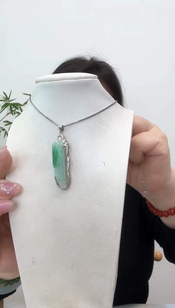 【闪购商品】翡翠吊坠(赠链)银S925镶嵌福瓜