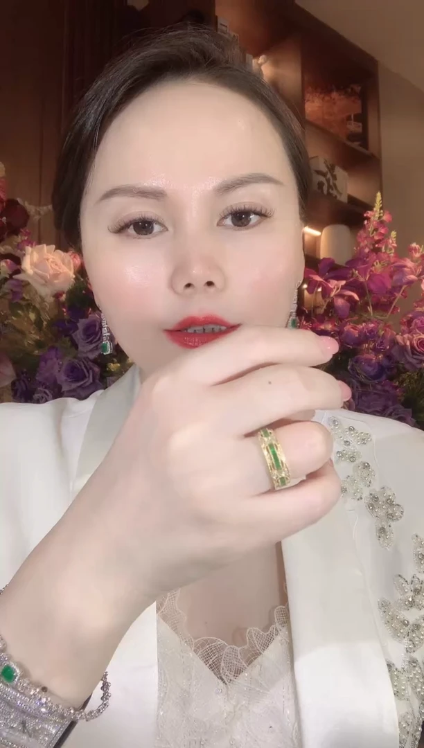 18K金镶嵌戒指祖母绿C56