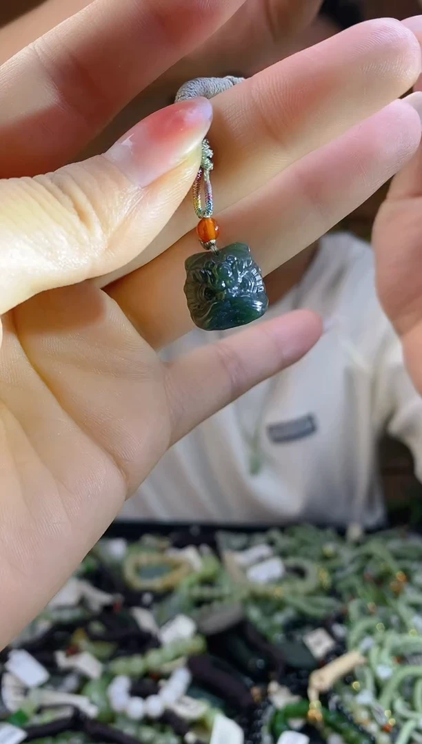 和田玉未镶嵌颈饰多样性发货，拍一发一