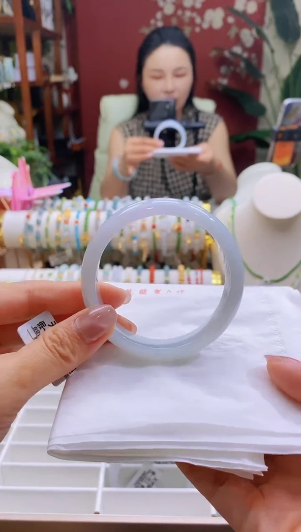 翡翠手镯未镶嵌106号58.7/13.9*7.7宽胎