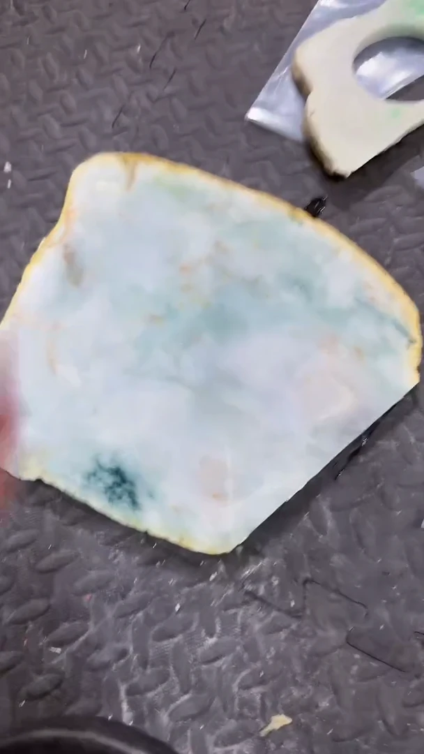 翡翠挂件未镶嵌098翡翠