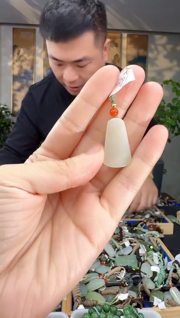 未镶嵌和田玉挂件拍一发一