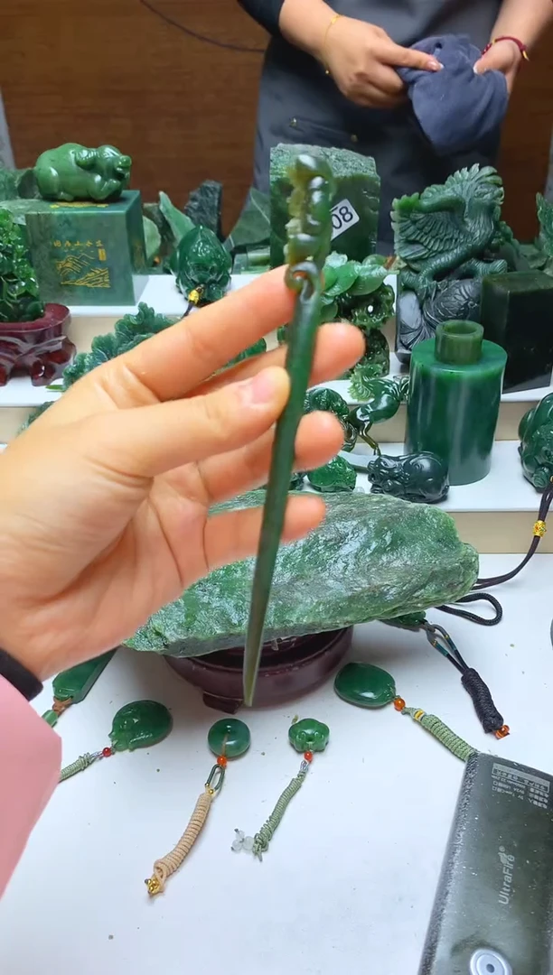 未镶嵌和田玉摆件4