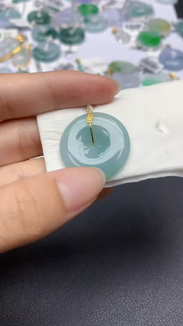 翡翠18K金镶嵌颈饰天然缅甸a货翡翠