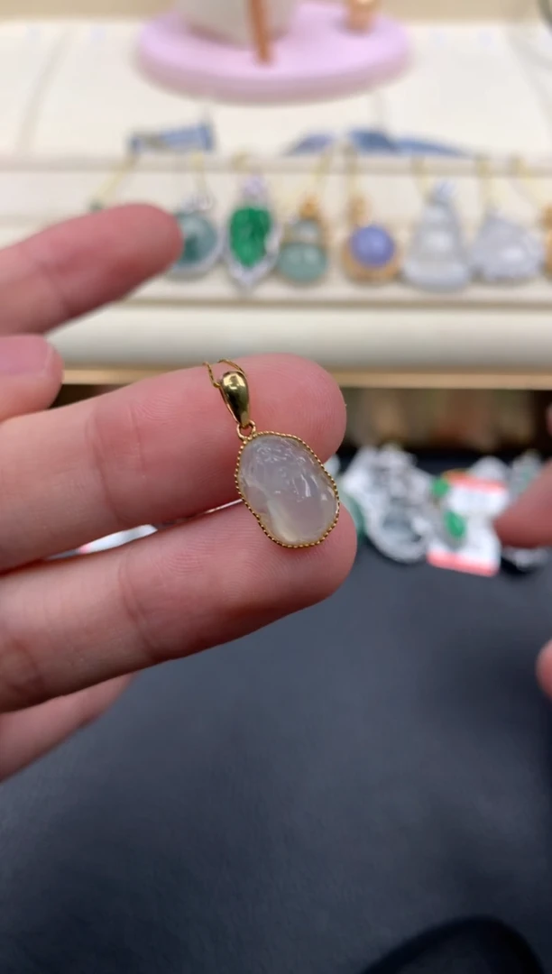 【闪购商品】翡翠颈饰18K金镶嵌A815