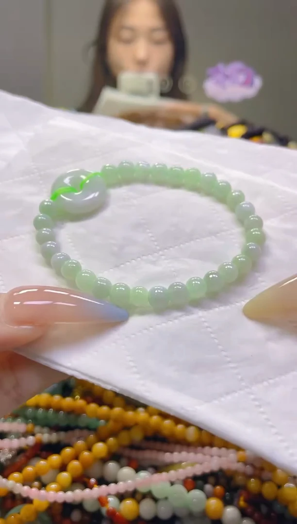 翡翠未镶嵌颈饰5MM/C/翡翠A货，一件也是批发价