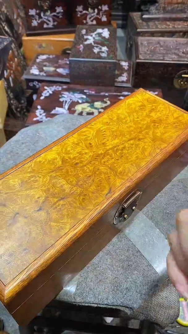 木木雕款盒子一个