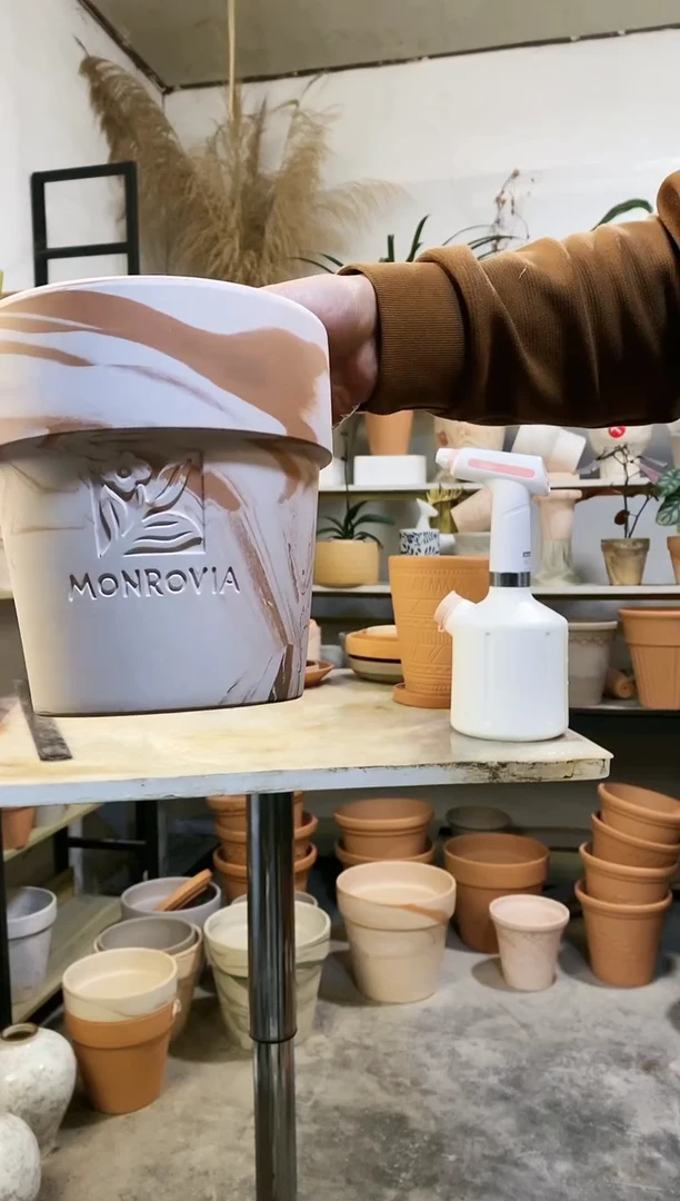 【闪购商品】红陶14.5*16玛奇朵反比例 1盆无托