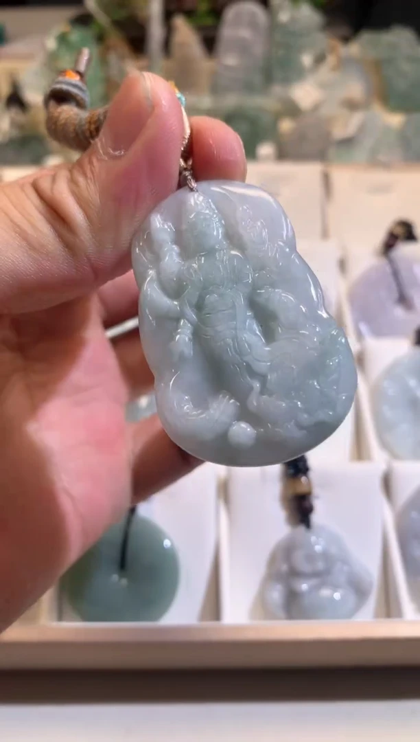 【闪购商品】翡翠颈饰未镶嵌02/13/173