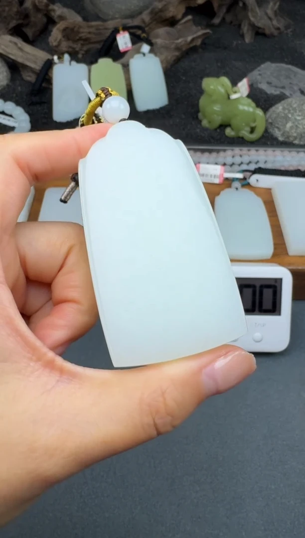 颈饰未镶嵌和田玉3