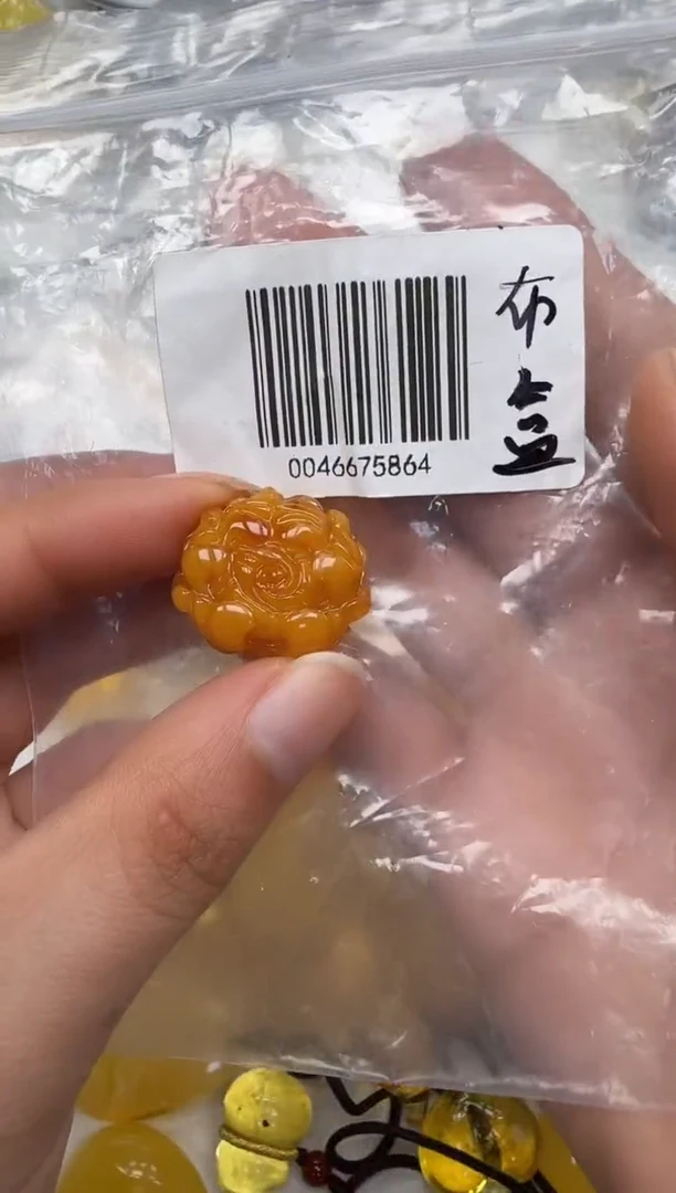 裸石琥珀未镶嵌如图