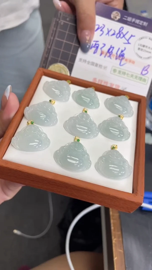 18K金镶嵌挂件翡翠冰蓝佛公多样性发其一CP20配绳