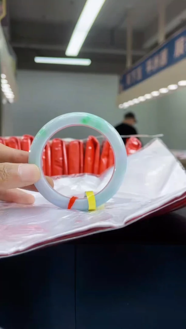 翡翠手镯未镶嵌5