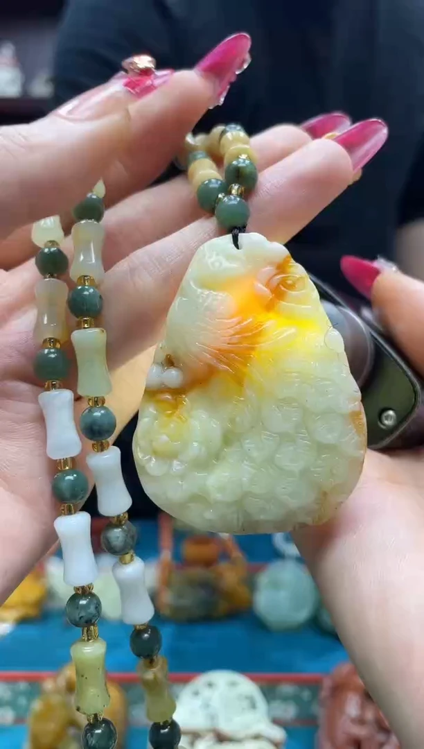 未镶嵌岫玉吊坠·