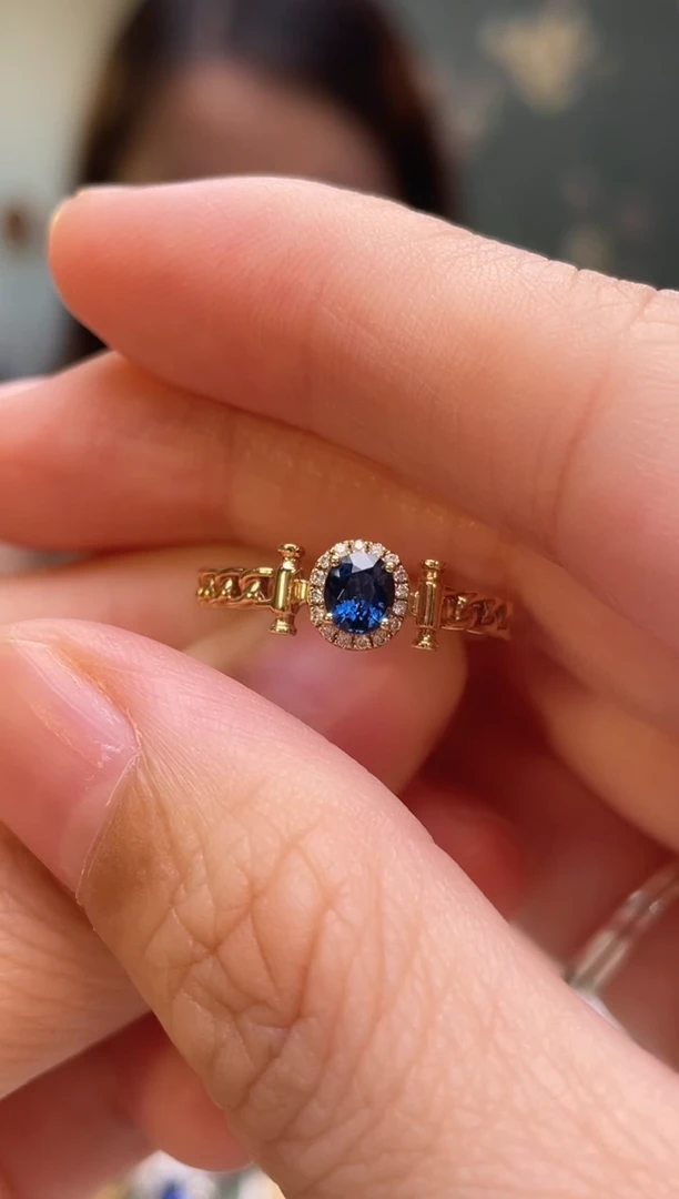 戒指蓝宝石18K金镶嵌主石：0.44ct