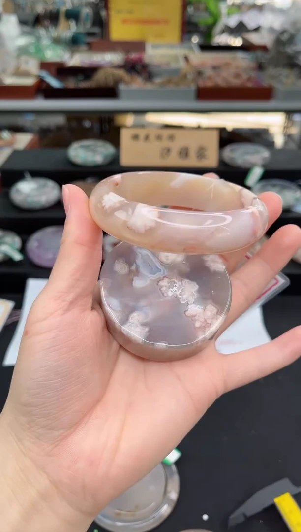 【闪购商品】石英质玉手镯未镶嵌64圈口（赠品镯心）3049