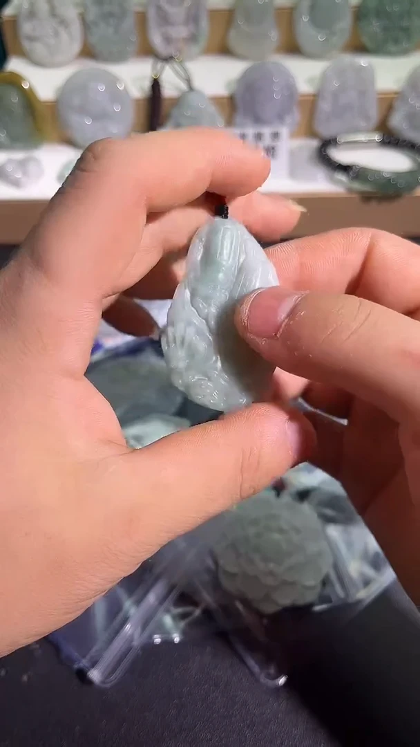 颈饰未镶嵌翡翠12/17  10