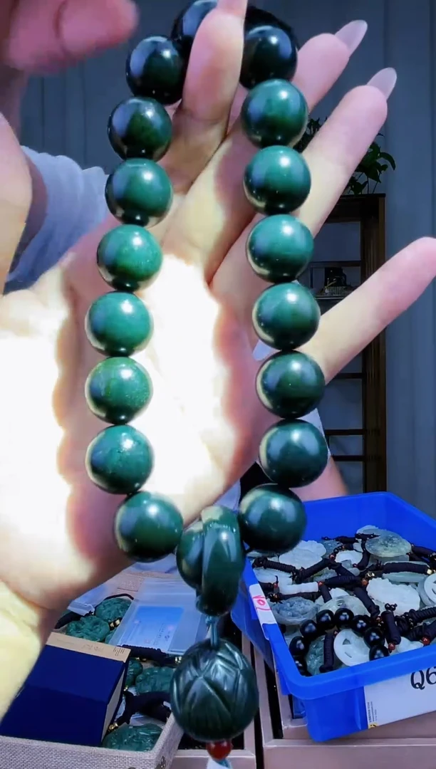 和田玉未镶嵌挂件拍一发一，多样性发货！