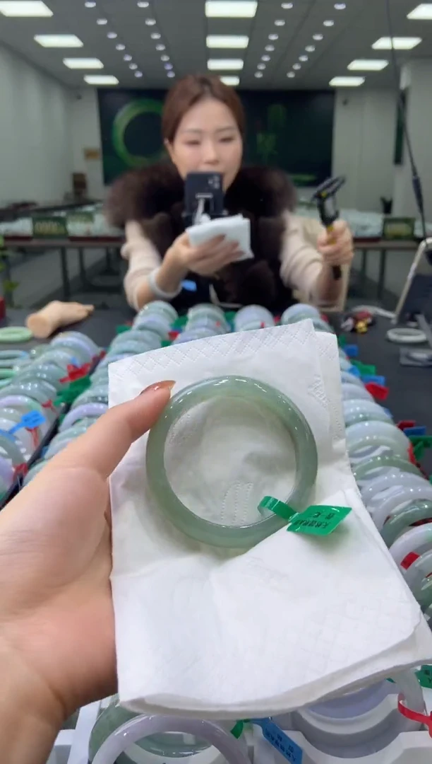 未镶嵌手镯翡翠0043653