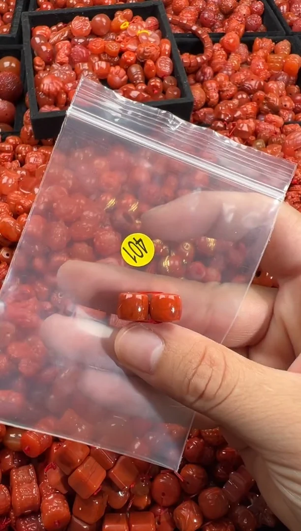 南红玛瑙未镶嵌颈饰1