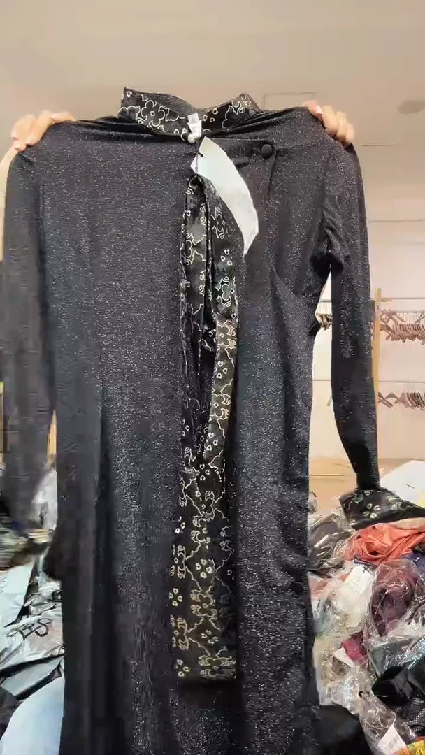 连衣裙       L码        110-120斤