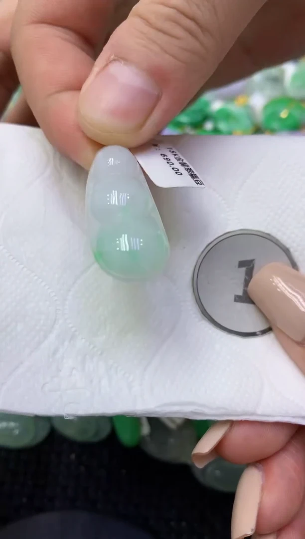 颈饰18K金镶嵌翡翠天然缅甸翡翠A货