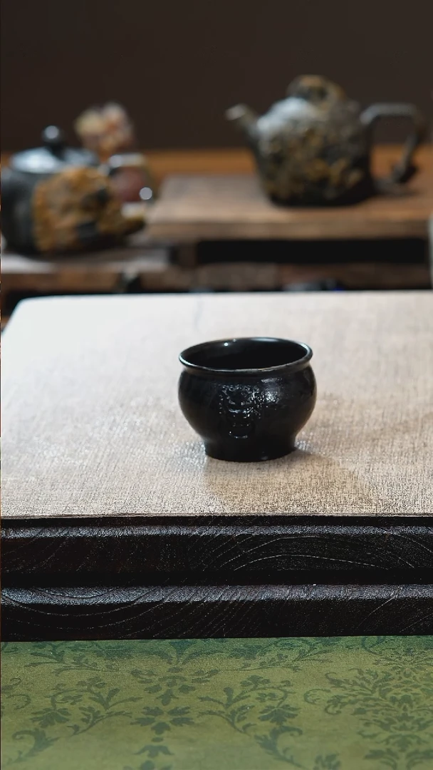 中式归玉堂冰碛岩重工雕刻双面虎头杯