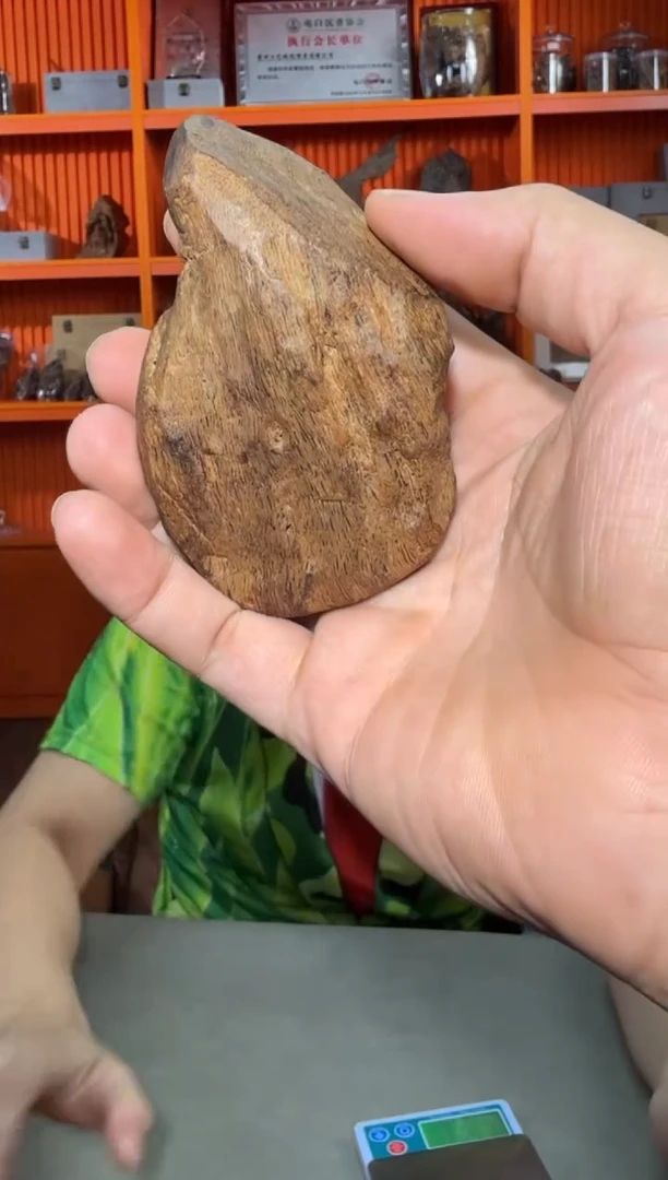 沉香手把件146号多样性发一