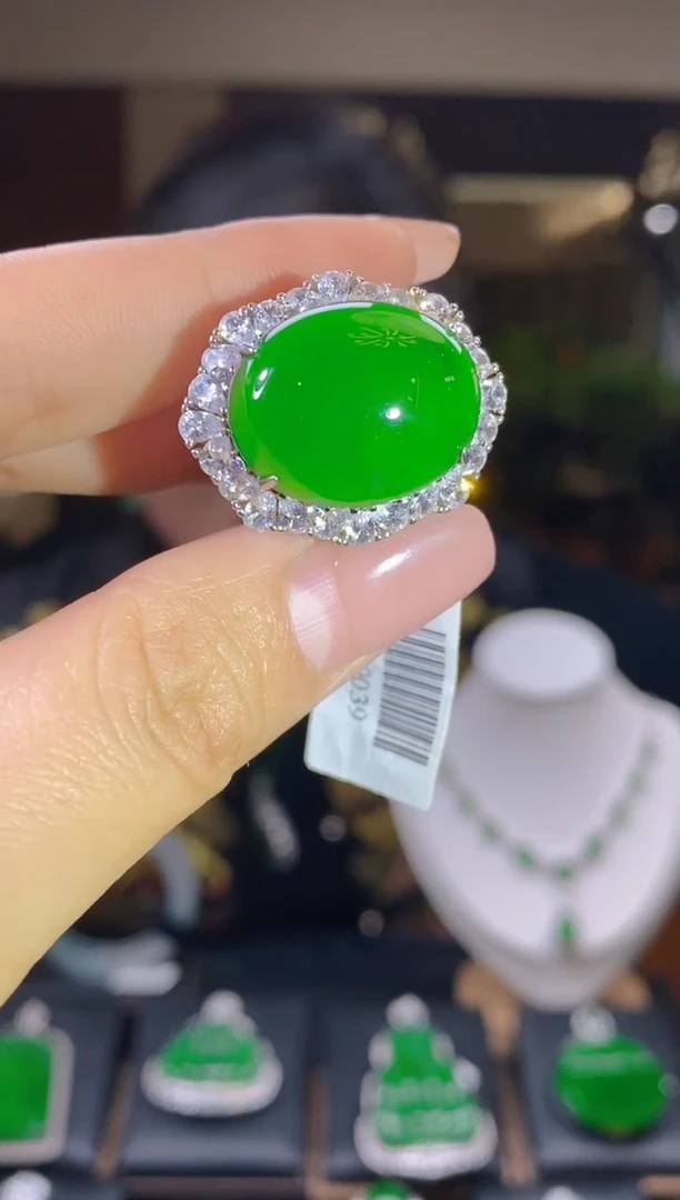 【闪购商品】翡翠吊坠(不含链)未镶嵌翡翠吊坠