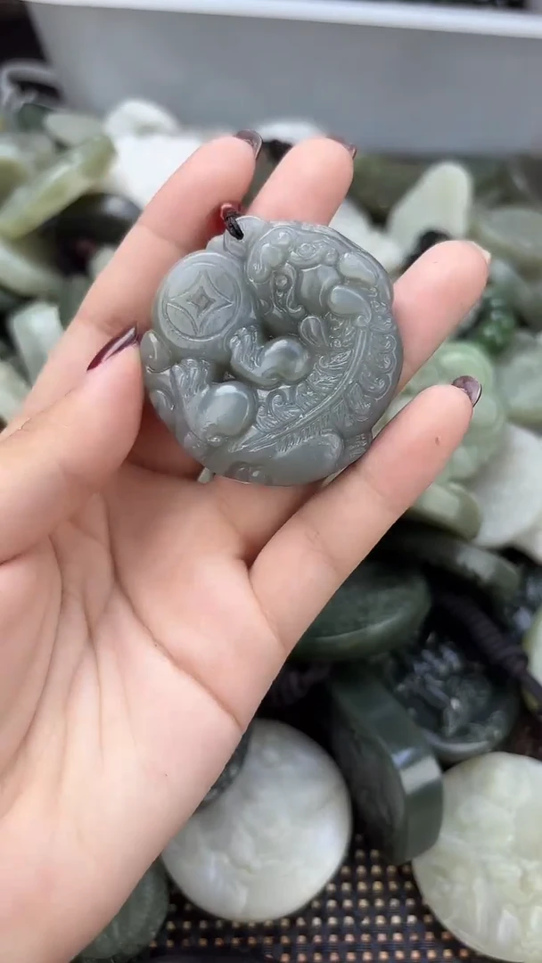 颈饰未镶嵌和田玉1